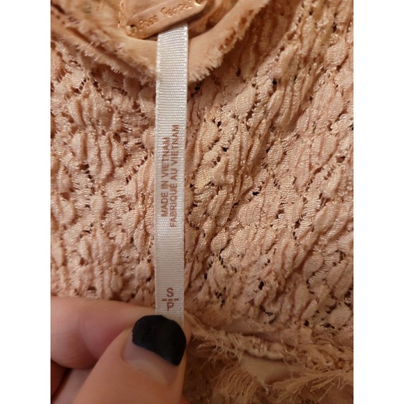 Free People Boho Peach Small Sleeveless Lace Blouse Button Back Urban Outfitters - Picture 6 of 14